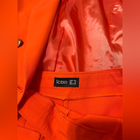 Blazer with skirt short attached underneath the skirt. - Picture 4 of 7